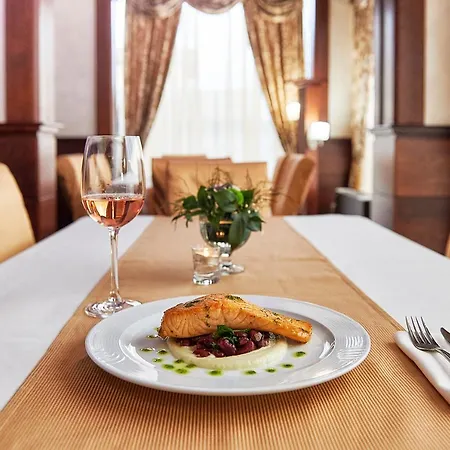 Hotel Platinum Image